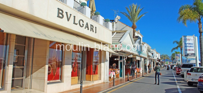 Puerto Banús Shopping: A Guide to Marbella's Designer Boutiques Puerto Banús Shopping: A Guide to Marbella's Designer Boutiques