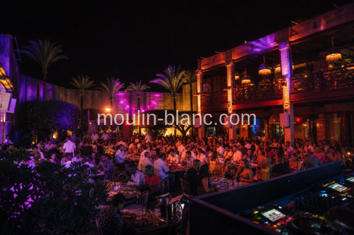 Puerto Banús vs. Golden Mile: Where Marbella's Nightlife Is Best Puerto Banús vs. Golden Mile: Where Marbella's Nightlife Is Best