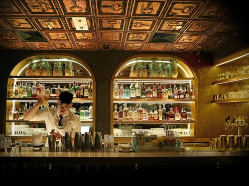 Exclusive Hong Kong Nightlife: Best Bars & Clubs Exclusive Hong Kong Nightlife: Best Bars & Clubs