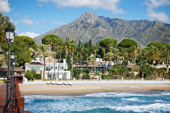 Best Areas in Marbella: Golden Mile, Puerto Ban&uacute;s, Old Town & Sierra Blanca