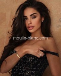 Mila 26 years London