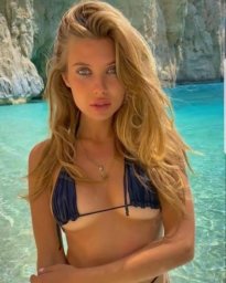 Nicole 22 years Paris