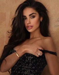 Mila 26 years London