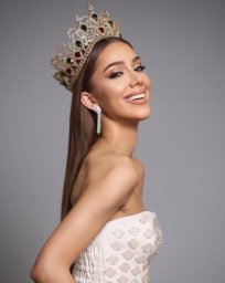 Eduarda 23 years London