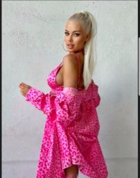 Claudia 23 years